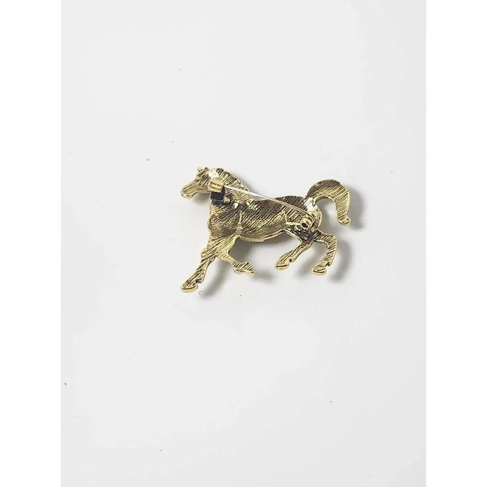 COSTUME FASHION JEWELRY-RED SADDLE HORSE BROOCH